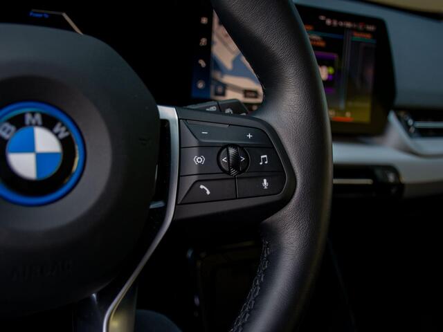 BMW X1 xDrive25e Stoelverwarming l Adapt. LED l Head-Up l Parking Assistant Plus