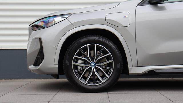 BMW X1 xDrive30e M-Sport | Head-up | Panoramadak | Trekhaak | Stuurwielverwarming | Comfort Access