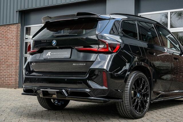 BMW X1 xDrive25e M Sport | Shadow | Maxton | Driving Ass. Plus | Camera | Adapt. Led | Stoelverwarming | 20 Inch |