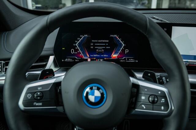 BMW X1 xDrive25e M Sport | Shadow | Maxton | Driving Ass. Plus | Camera | Adapt. Led | Stoelverwarming | 20 Inch |