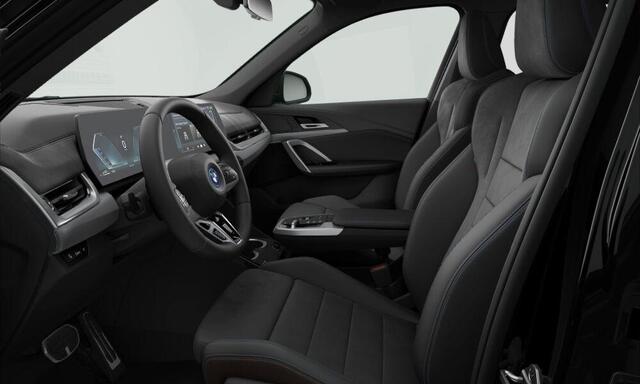 BMW X1 xDrive25e M Sport - Sportstoelen - Elektrisch verwarmde voorstoelen - Grootlichtassistent - Comfort Access - Driving Assistant Plus - Automatisch dimmende binnenspiegel - Adaptief M Onderstel -