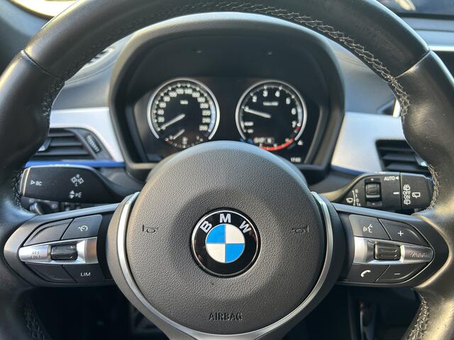 BMW X1 sDrive18i High Executive Edition | M Sport | Getint Glas | Navigatiesysteem Full Map |