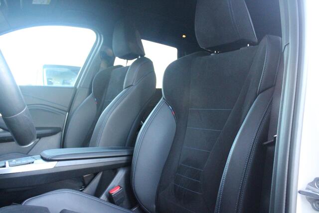 BMW X1 xDrive30e M-SPORT | PANORAMISCH SCHUIF/KANTEL DAK | ELEKTRISCH WEGKLAPBARE TREKHAAK | HARMAN/KARDON AUDIO SYSTEM | ALARMINSTALLATIE | ELEKTRISCH BEDIENBARE VOORSTOELEN MET GEHEUGENFUNCTIE "ACTIEVE ZITPLAATSEN" | STOEL VERWARMING | DRIVING ASSISTANT PROFES