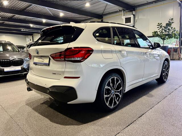 BMW X1 xDrive25e High Executive Panorama | Camera | Trekhaak | Carplay/Android