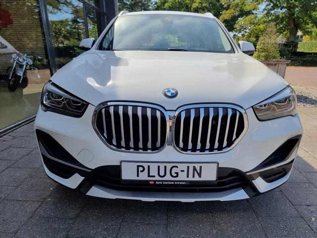 BMW X1 xDrive25e X Line | Panorama | Leder | Widescreen | Zeer nette staat! | Incl. BTW