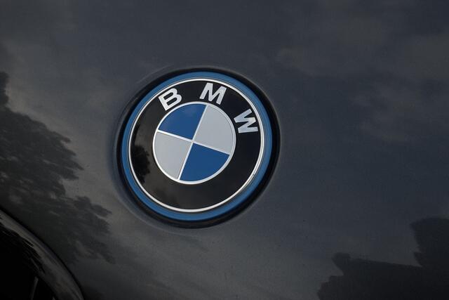 BMW X1 xDrive25e | Apple Carplay | LED | DAB | NAVI | Privacy Glas | PDC V+A