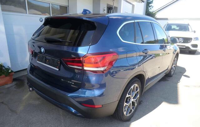 BMW X1 xDrive 25e Advantage Panoramadak Trekhaak LED Achteruitrijcamera Navi Pro HiFi-speakersysteem DAB