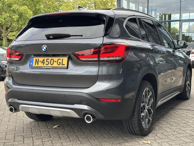 BMW X1 sDrive20i Business Edition Plus | Panoramadak | Leder | Head-up |