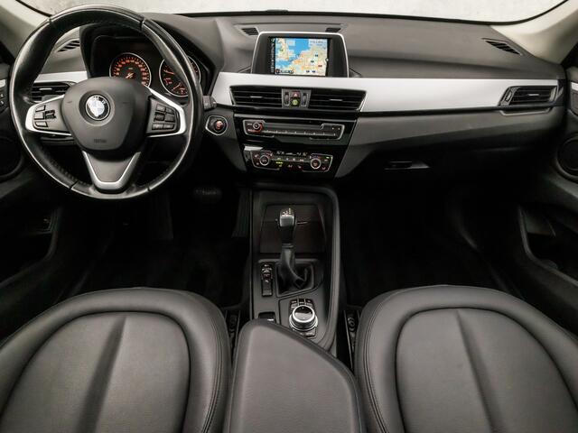 BMW X1 sDrive18i High Executive Automaat (PANORAMADAK, NAVIGATIE, CLIMATE, STOELVERWARMING, LEDEREN SPORTSTOELEN, CRUISE, LED KOPLAMPEN, TREKHAAK, NIEUWE APK, NIEUWSTAAT)