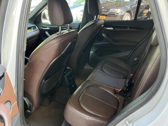 BMW X1 sDrive20i High Executive M-Pakket/Aut/Ecc/Leer/Navi
