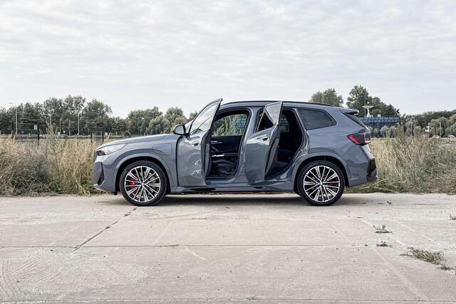 BMW X1 xDrive30e | M Sport | Glazen Panoramadak | Stoelverwarming | Trekhaak |