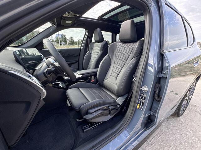 BMW X1 xDrive30e | M Sport | Glazen Panoramadak | Stoelverwarming | Trekhaak |