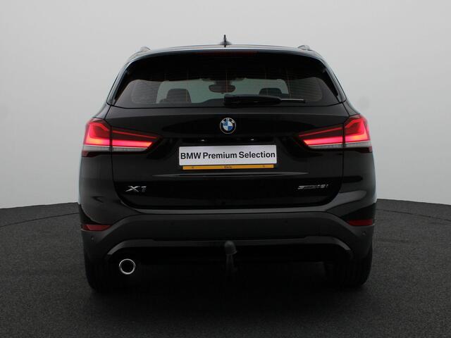 BMW X1 sDrive18i Achteruitrijcamera | Head-up Display | Afneembare Trekhaak | Navigatie Prof. | LM 17''