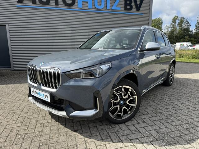 BMW X1 xDrive25e xLine Trekhaak Harman-Kardon Lederen interieur Elek. Stoelverstelling Head-Up Display 19 Inch 360 Gr Camera Keyless Entry