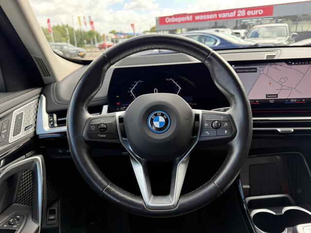 BMW X1 xDrive25e xLine Trekhaak Harman-Kardon Lederen interieur Elek. Stoelverstelling Head-Up Display 19 Inch 360 Gr Camera Keyless Entry