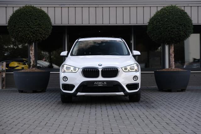BMW X1 sDrive18i High Executive Automaat Panodak Leder