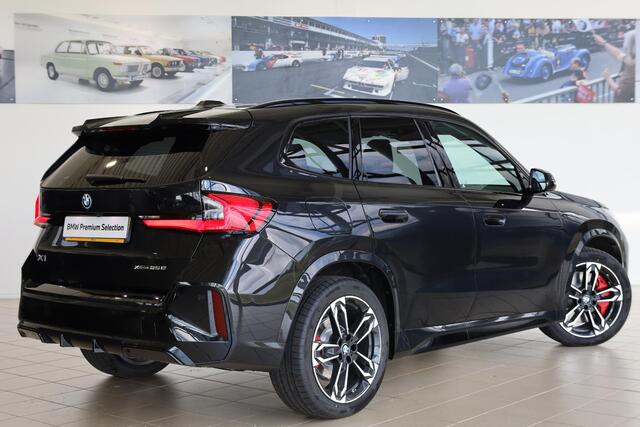 BMW X1 xDrive25e M Sport Pro | Panoramadak | Head-Up Display | Elektr. Trekhaak