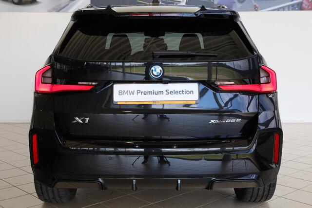 BMW X1 xDrive25e M Sport Pro | Panoramadak | Head-Up Display | Elektr. Trekhaak