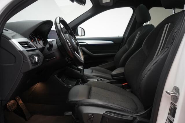 BMW X1 xDrive25e M-SPORT ** LED, NAVI+, PANORAMA, 19-inch LMV, TREKH, PRIVACY ** UNFALLFREI - Vol.Dealer Onderh.** ** INFORMEER OOK NAAR ONZE AANTREKKELIJKE FINANCIAL-LEASE TARIEVEN **