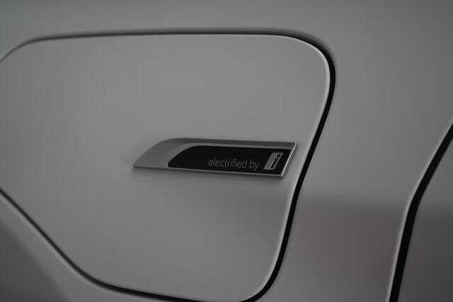 BMW X1 xDrive25e M-SPORT ** LED, NAVI+, PANORAMA, 19-inch LMV, TREKH, PRIVACY ** UNFALLFREI - Vol.Dealer Onderh.** ** INFORMEER OOK NAAR ONZE AANTREKKELIJKE FINANCIAL-LEASE TARIEVEN **