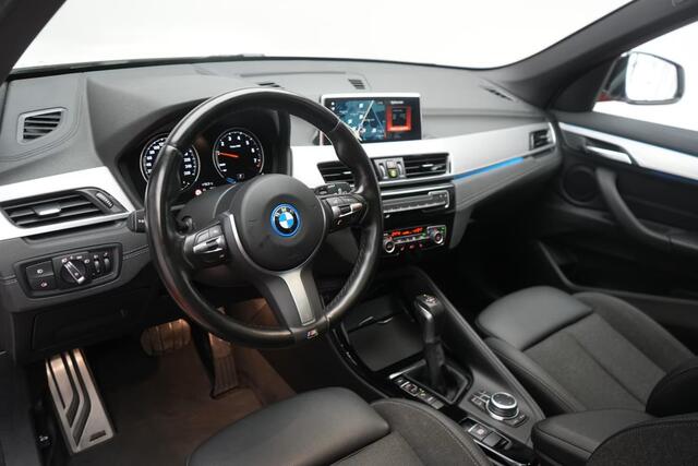 BMW X1 xDrive25e M-SPORT ** LED, NAVI+, PANORAMA, 19-inch LMV, TREKH, PRIVACY ** UNFALLFREI - Vol.Dealer Onderh.** ** INFORMEER OOK NAAR ONZE AANTREKKELIJKE FINANCIAL-LEASE TARIEVEN **