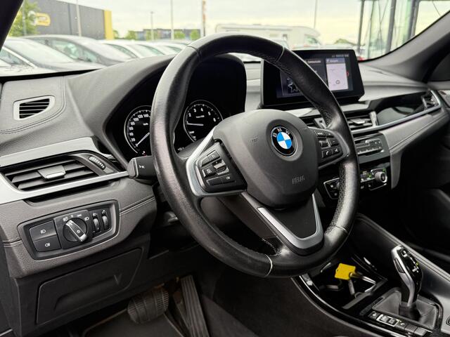 BMW X1 BWJ 2020 sDrive20i 192 PK VDL Nedcar Edition AUTOMAAT / NAVI / CLIMA / CRUISE / LEDER / STOELVERW. / CAMERA / ELEKTRISCHE ACHTERKLEP / LMV / PDC
