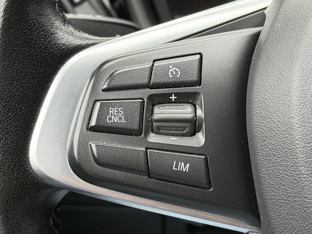 BMW X1 BWJ 2020 sDrive20i 192 PK VDL Nedcar Edition AUTOMAAT / NAVI / CLIMA / CRUISE / LEDER / STOELVERW. / CAMERA / ELEKTRISCHE ACHTERKLEP / LMV / PDC