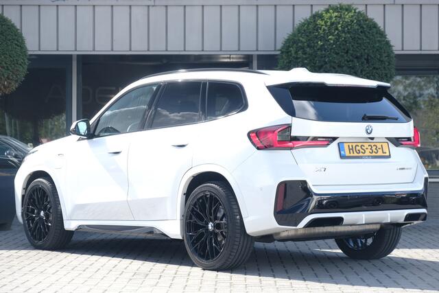BMW X1 xDrive30e 326PK M Sport Shadow Line Keyless Camera Leder Carplay
