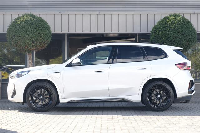 BMW X1 xDrive30e 326PK M Sport Shadow Line Keyless Camera Leder Carplay