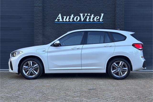 BMW X1 xDrive25e M-Sport | Sportstoelen | Stoelverwarming | Camera | Apple Carplay