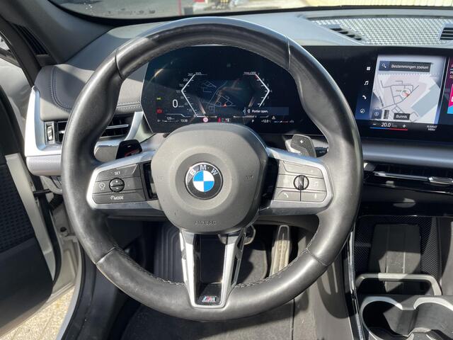 BMW X1 sDrive18i M Sport Shadow Line 18"/Sportstoelen/Adaptieve cruise/Keyless/Stoelverwarming/Camera/Elektrisch klep