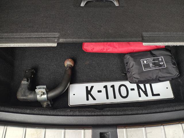 BMW X1 sDrive20i Automaat Leder Panoramadak Trekhaak Navi-Pro Ecc Cruise Control High Executive Sport Line Keyless Pdc Stoelverwarming Led Elek.Achterklep Privacy Glas Mooie complete auto!