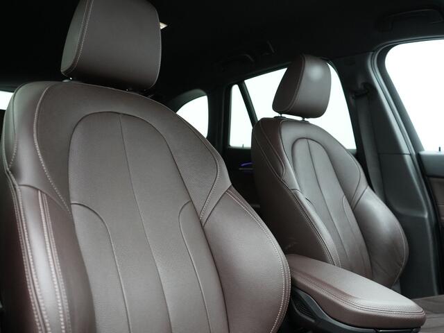 BMW X1 xDrive25e M Sport Plug In Hybrid 221pk PHEV | Trekhaak | Lederen Sportstoelen Verwarmd | Cruise Control | Camera | Sfeerverlichting | Navigatie | DAB |