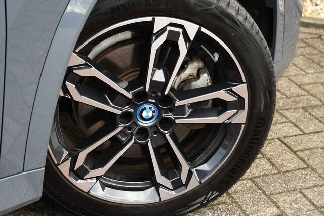 BMW X1 xDrive30e M-Sport Pano ACC Trekh HUD H/K 360-cam El-zetels