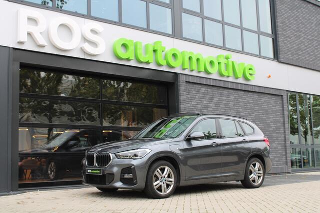 BMW X1 xDrive25e High Executive M-SPORT | BTW | PANO | ACC | CAMERA | KEYLESS | HUD | STOELVERWARMING |