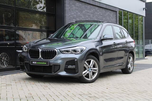 BMW X1 xDrive25e High Executive M-SPORT | BTW | PANO | ACC | CAMERA | KEYLESS | HUD | STOELVERWARMING |