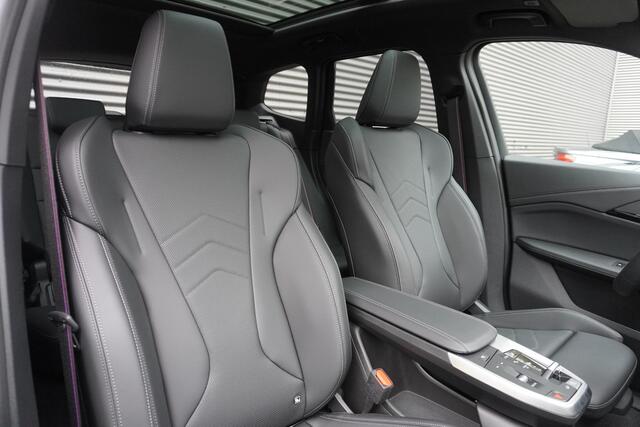 BMW X1 xDrive23i M Sportpakket Pro | schuif/ Kantel Dak | Trekhaak | Parking Assistant Plus | Driving Assistant Plus | Harman Kardon