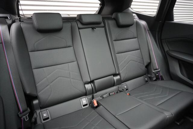 BMW X1 xDrive23i M Sportpakket Pro | schuif/ Kantel Dak | Trekhaak | Parking Assistant Plus | Driving Assistant Plus | Harman Kardon