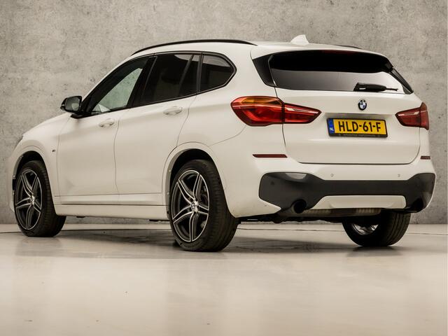 BMW X1 xDrive25i M Sport Executive 225Pk Automaat (GROOT NAVI, M PAKKET, HEAD-UP DISPLAY, HARMAN/KARDON, VIRTUAL COCKPIT, ALCANTARA SPORTSTOELEN, STOELVERWARMING, GETINT GLAS, ELEK ACHTERKLEP, NIEUWSTAAT)