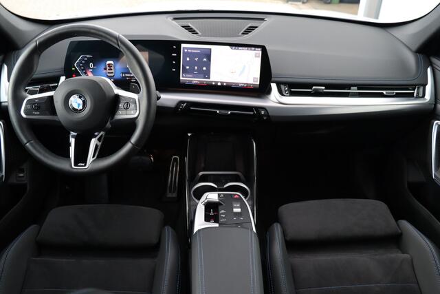 BMW X1 sDrive18i M-sport Automaat | Sportstoelen | Camera | Stoelverwarming | Carplay | Elek. Klep