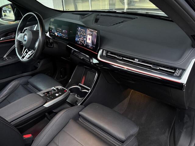 BMW X1 xDrive23i M SPORT | PANORAMADAK | TREKHAAK | HARMAN KARDON | DRIVING PROFF. | MEMORY SEATS |