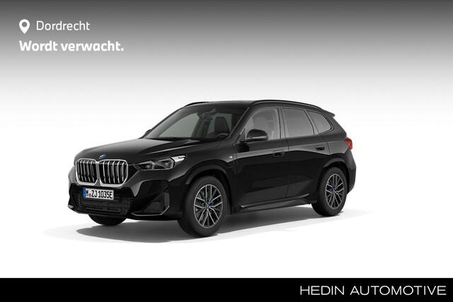 BMW X1 xDrive25e | M-Sport | Panorama | Trekhaak | Voorbereiding Driving Assistant Plus | verwacht Nov 2025