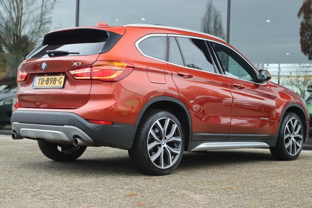 BMW X1 SDRIVE20I HIGH EXECUTIVE | PANO | LED | HUD | LEDER | CAMERA | NAVI | STOELVERW.