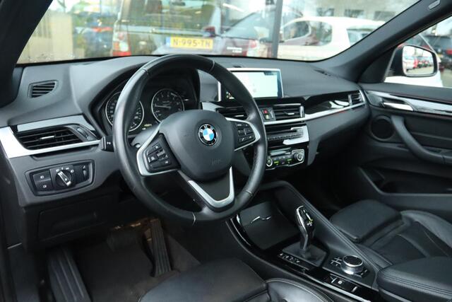 BMW X1 SDRIVE20I HIGH EXECUTIVE | PANO | LED | HUD | LEDER | CAMERA | NAVI | STOELVERW.