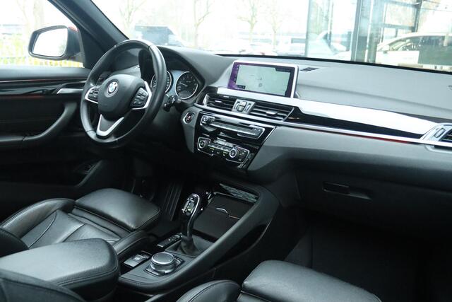 BMW X1 SDRIVE20I HIGH EXECUTIVE | PANO | LED | HUD | LEDER | CAMERA | NAVI | STOELVERW.