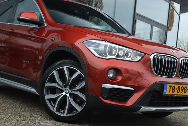 BMW X1 SDRIVE20I HIGH EXECUTIVE | PANO | LED | HUD | LEDER | CAMERA | NAVI | STOELVERW.