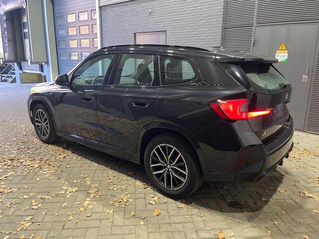 BMW X1 sDrive18i M-Sport | Shadow Line | Stoelverwarming | Camera | Apple Carplay