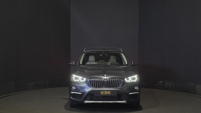 BMW X1 xDrive20i Executive | Panorama | Hud | Sfeer | Camera