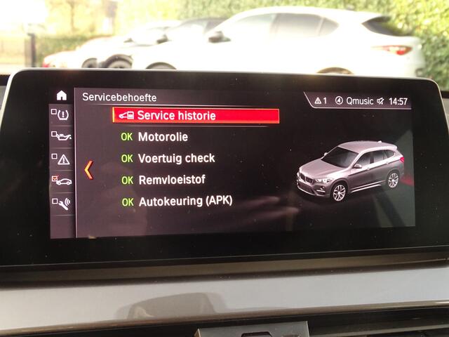 BMW X1 xDrive20i High Exe. X-line LCI | GrootNav | HUD | 4WD | Trekhaak | Leer | Stoelverw | Keyless