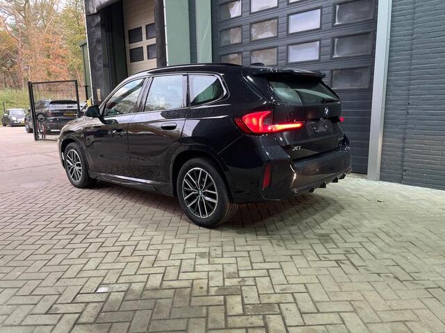 BMW X1 sDrive18i M-Sport | Shadow Line | Keyless | Camera | Stoelverwarming | 18 Inch